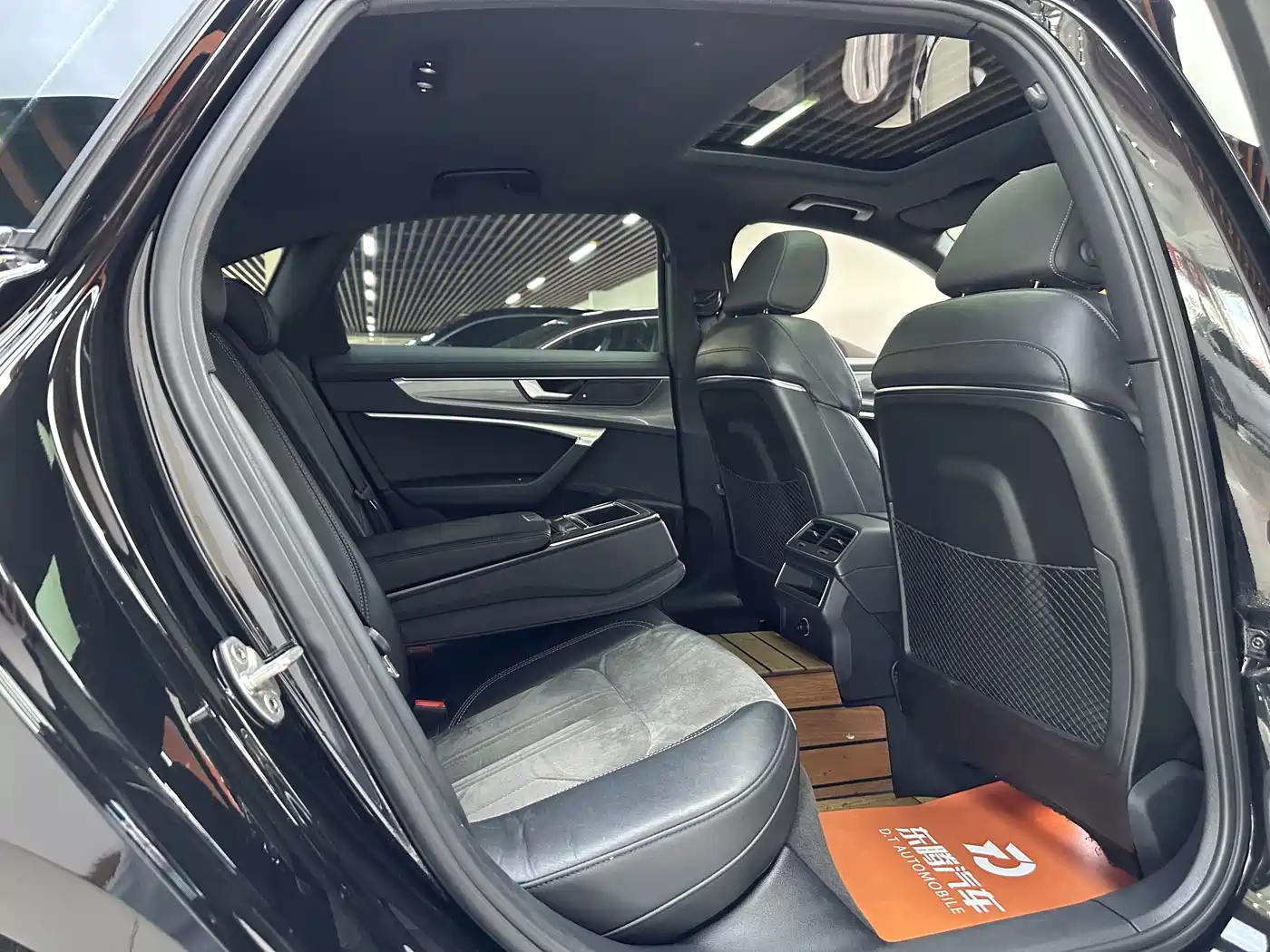 Audi A6L 2021 40 TFSI Luxury Sport фото 17