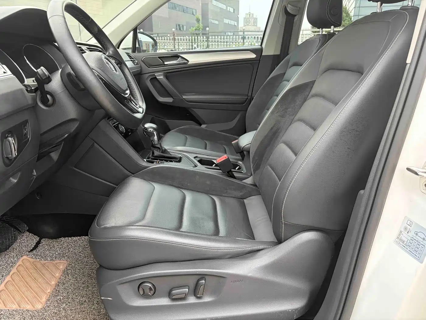 Volkswagen Tiguan L 2017 330TSI Automatic 2WD Luxury Edition фото 4