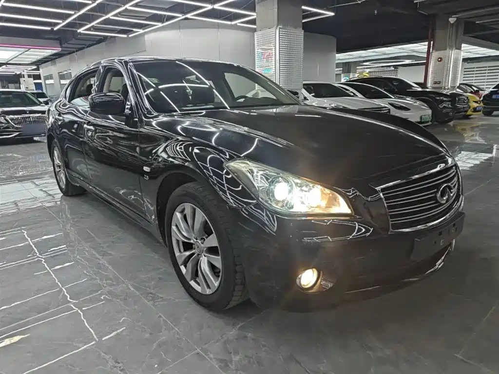 Infiniti Q70 2015 2013 Q70L 2.5L Comfort