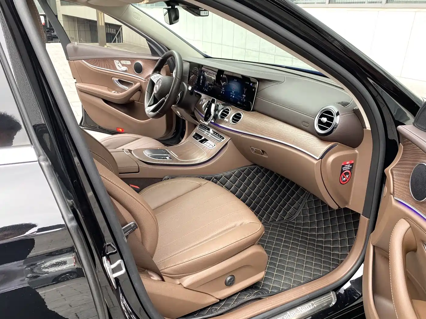 Mercedes-Benz E-Class 2023 E 300 L Fashion фото 6