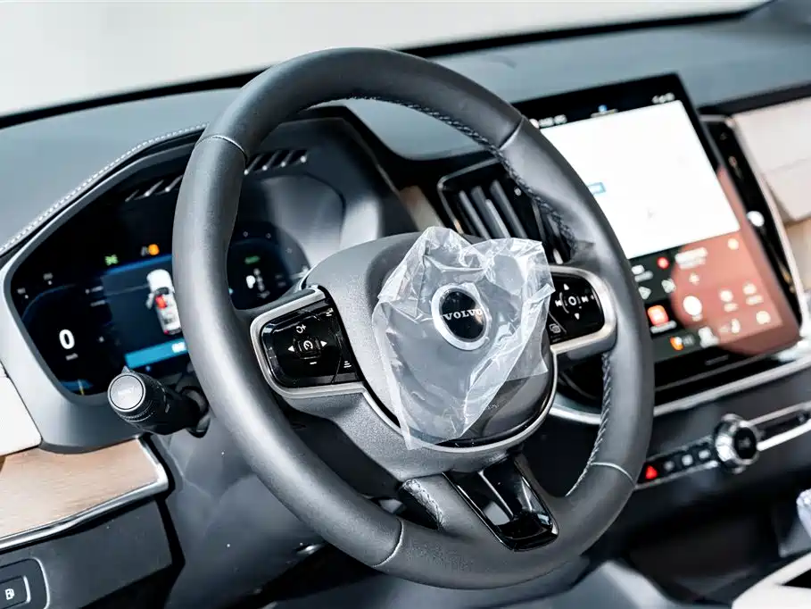 VOLVO XC90 PLUG IN HYBRID