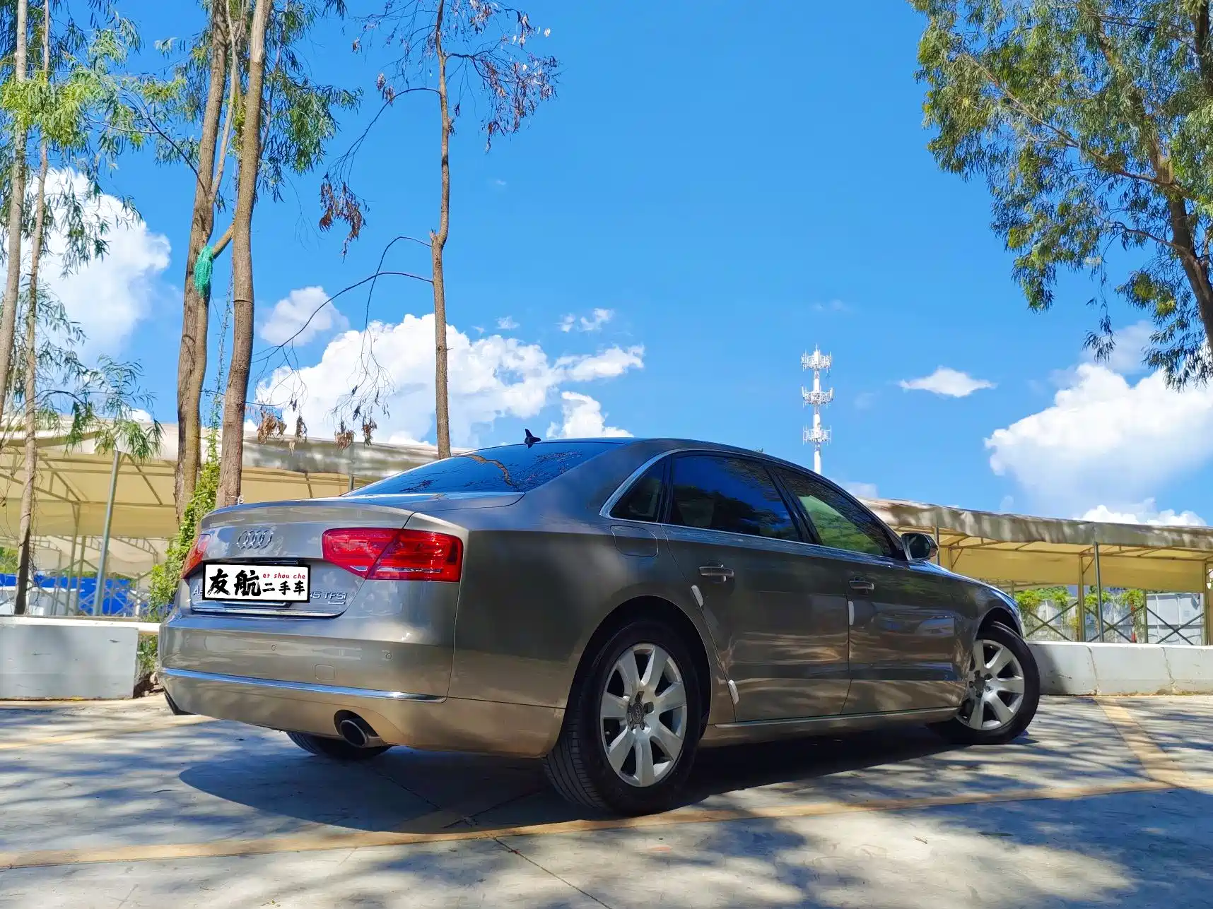 Photo 2 - Audi A8