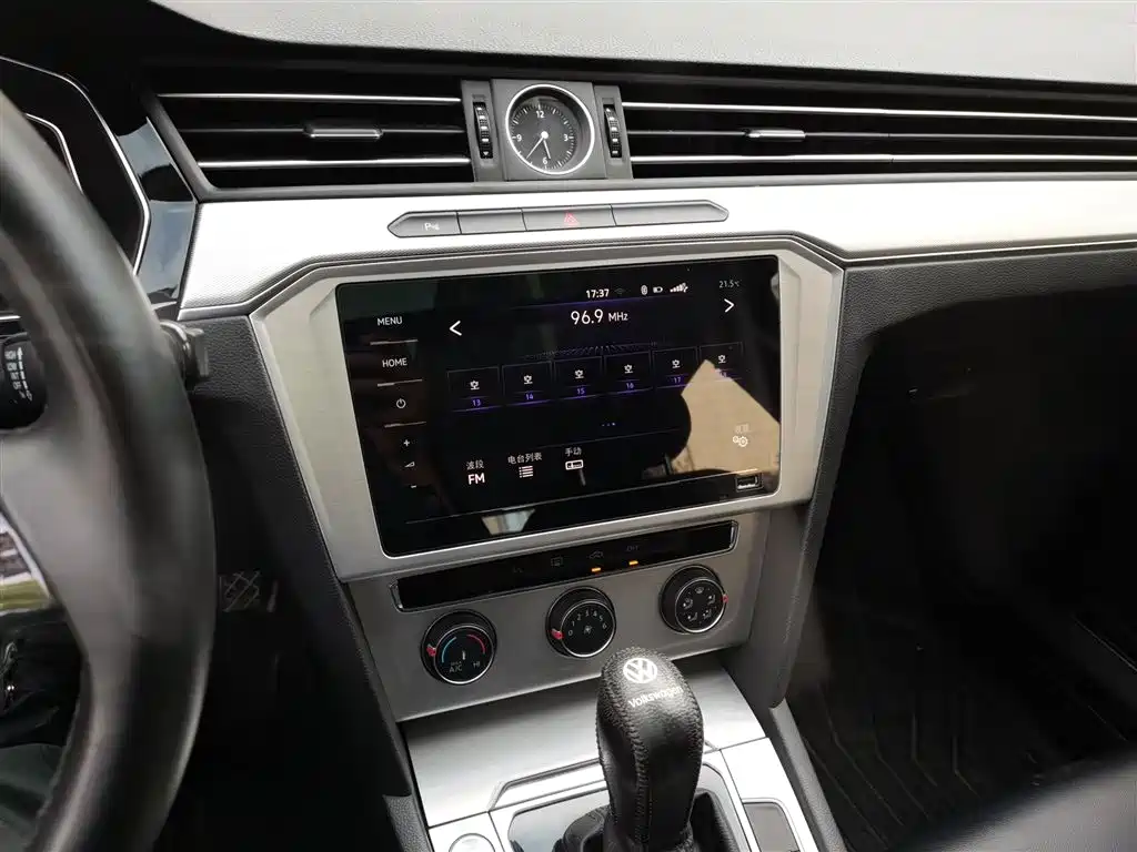 Volkswagen Magotan 2018 280TSI DSG Premium фото 9