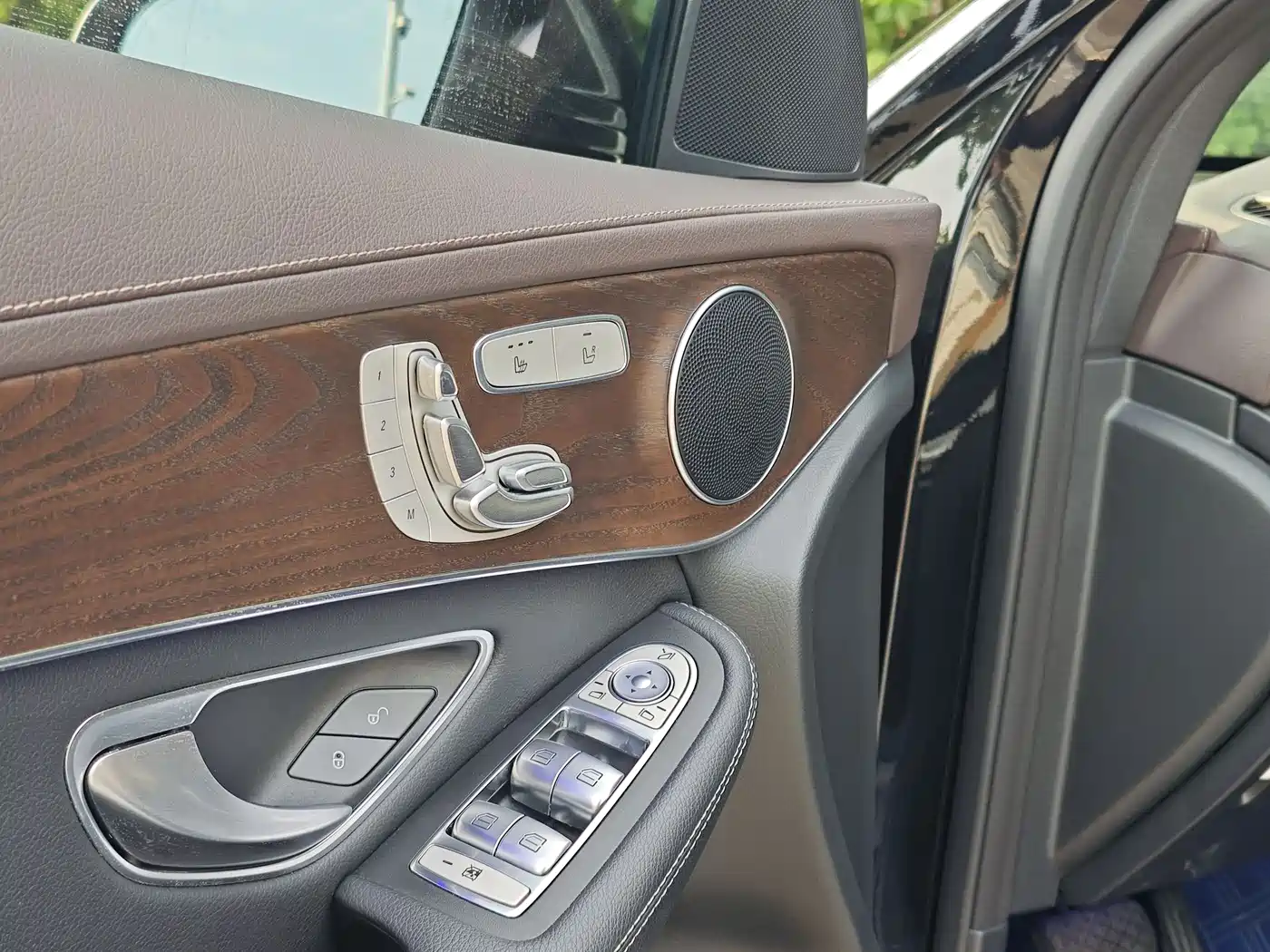Mercedes-Benz GLC 2022 Facelift GLC 260 L 4MATIC Luxury Model фото 12