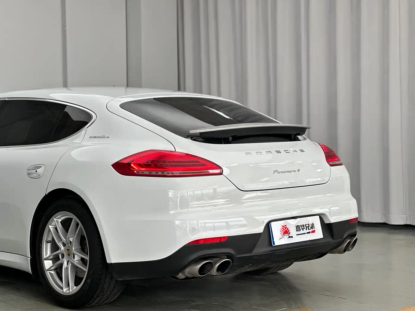 Porsche Panamera 2016 Panamera 4 Executive Edition 3.0T фото 13