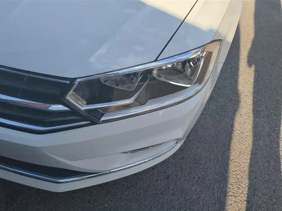 Volkswagen Bora 2016 1.6L Automatic Luxury фото 5