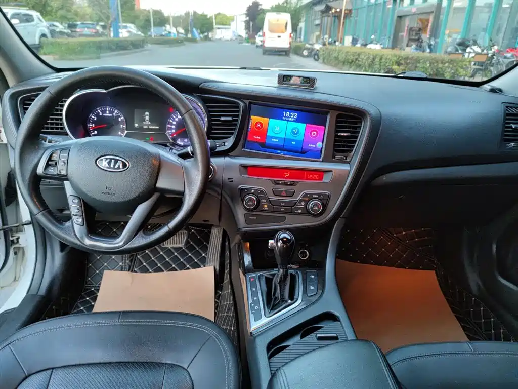 Kia K5 2012 2.0L Automatic DLX фото 8