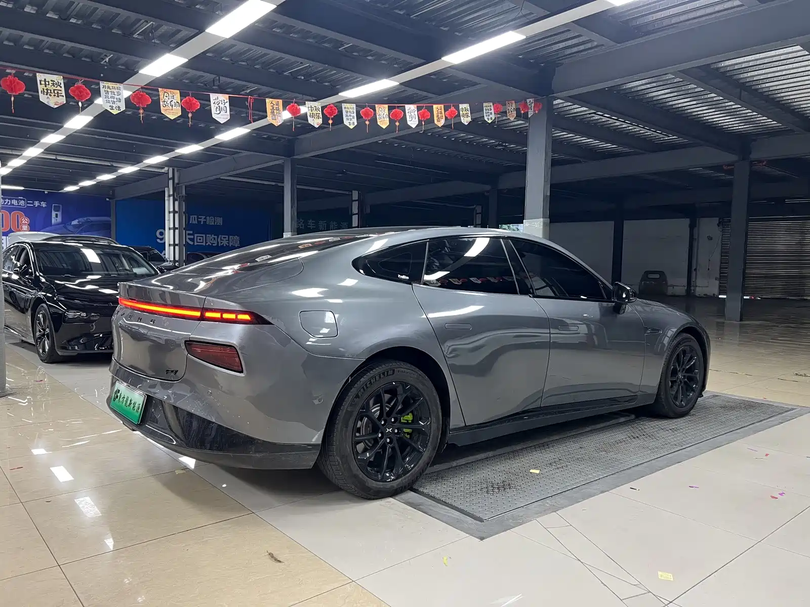 Фото 8 - XPeng P7