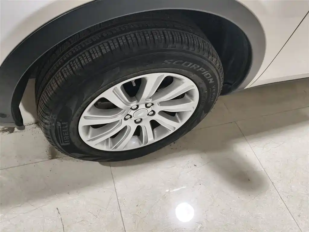Land Rover Discovery Sport 2018 240PS SE Edition фото 23