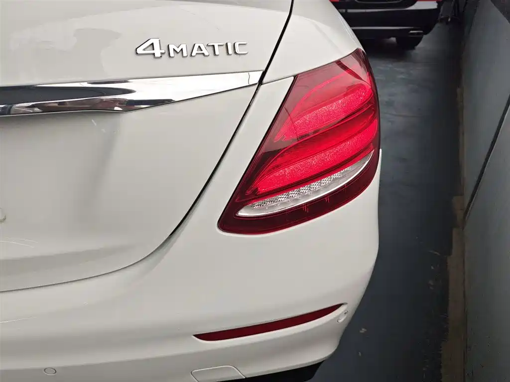Mercedes-Benz E-Class 2018 Facelift E 200 L Sport 4MATIC фото 24