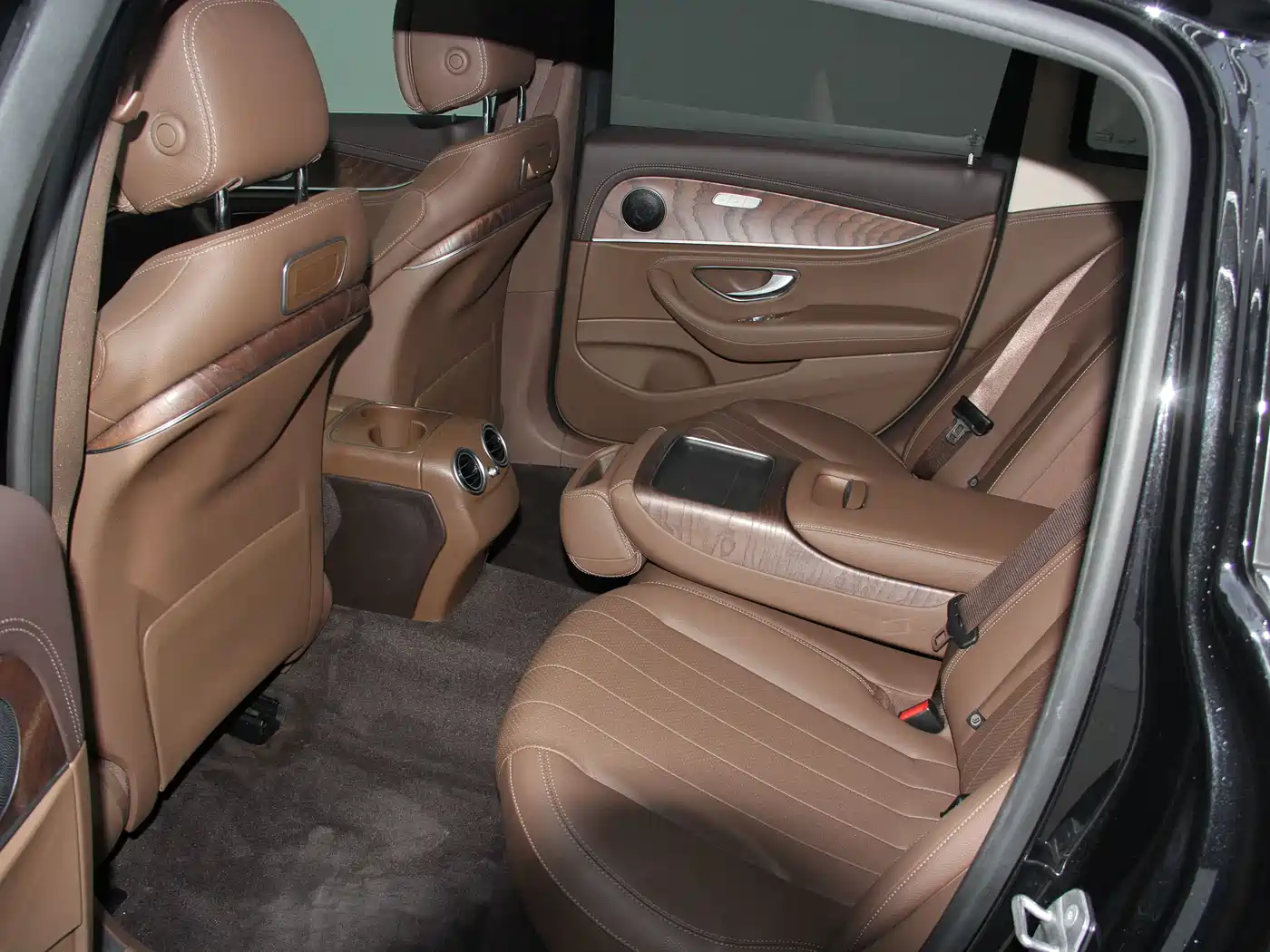 Mercedes-Benz E-Class 2020 Facelift E 300 L Fashion фото 10