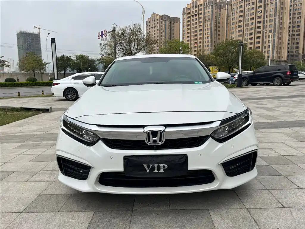 Honda Inspire 2019 260TURBO Deluxe Edition China VI фото 2