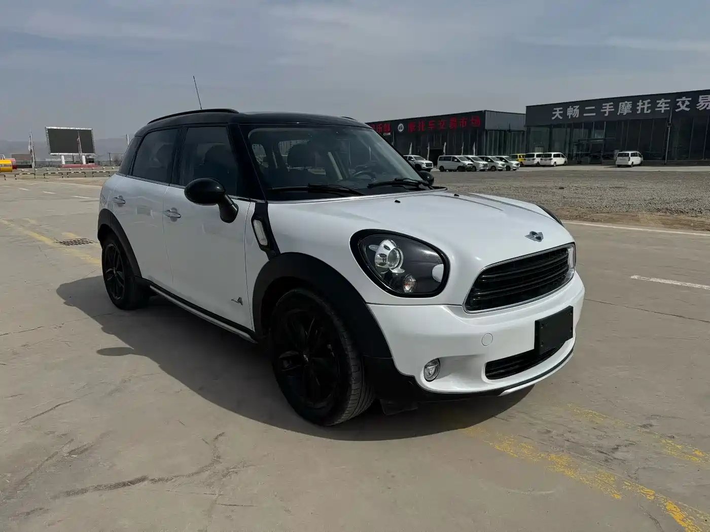 MINI COUNTRYMAN