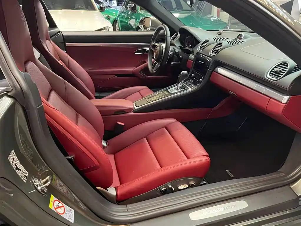 Porsche 718 2022 Cayman 2.0T фото 6