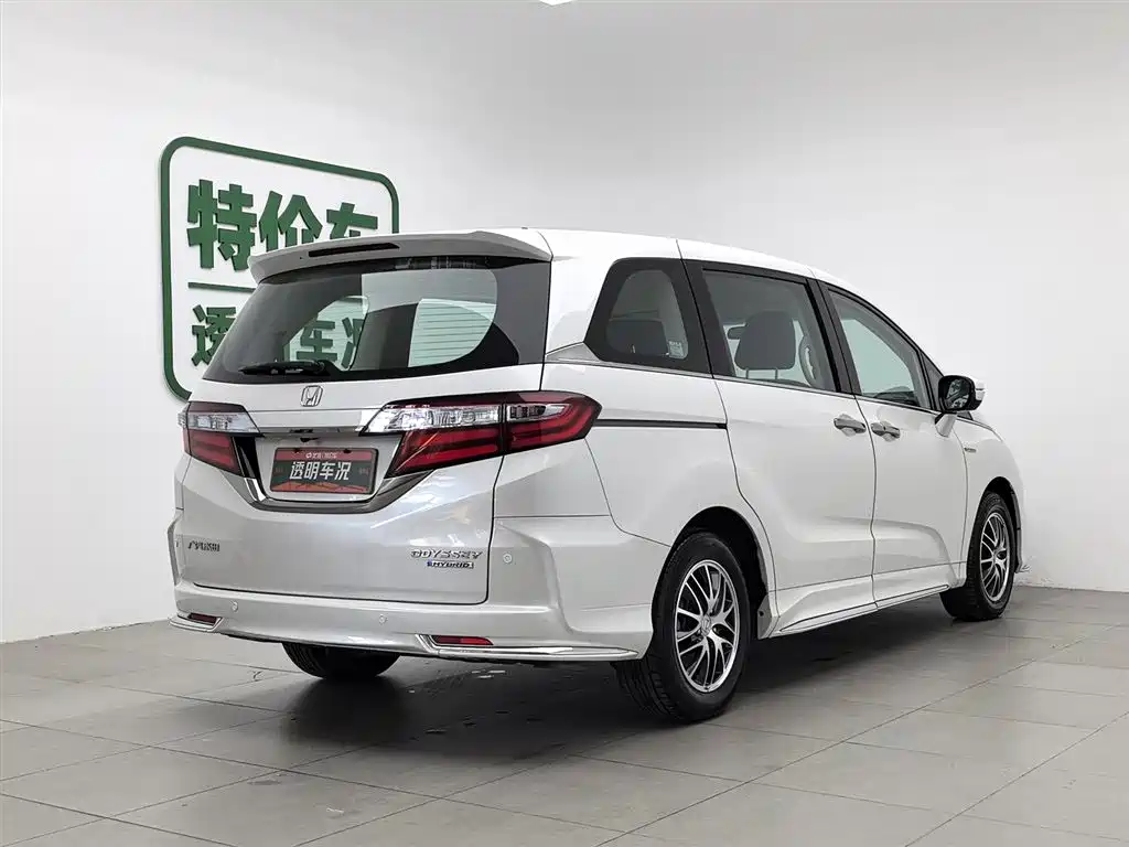 Honda Odyssey 2021 2.0L Sharp Premium Edition фото 2