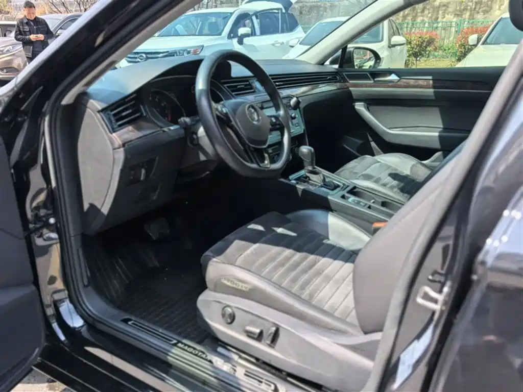 Volkswagen Magotan 2018 330TSI DSG Luxury фото 22