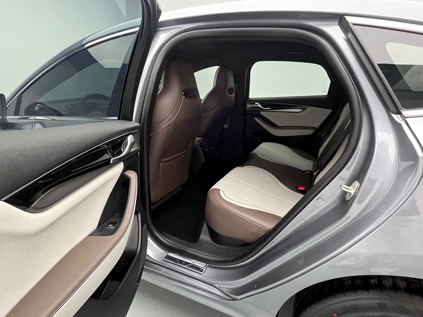 BYD Qin PLUS 2024 Glory Edition EV 420KM Leading фото 14