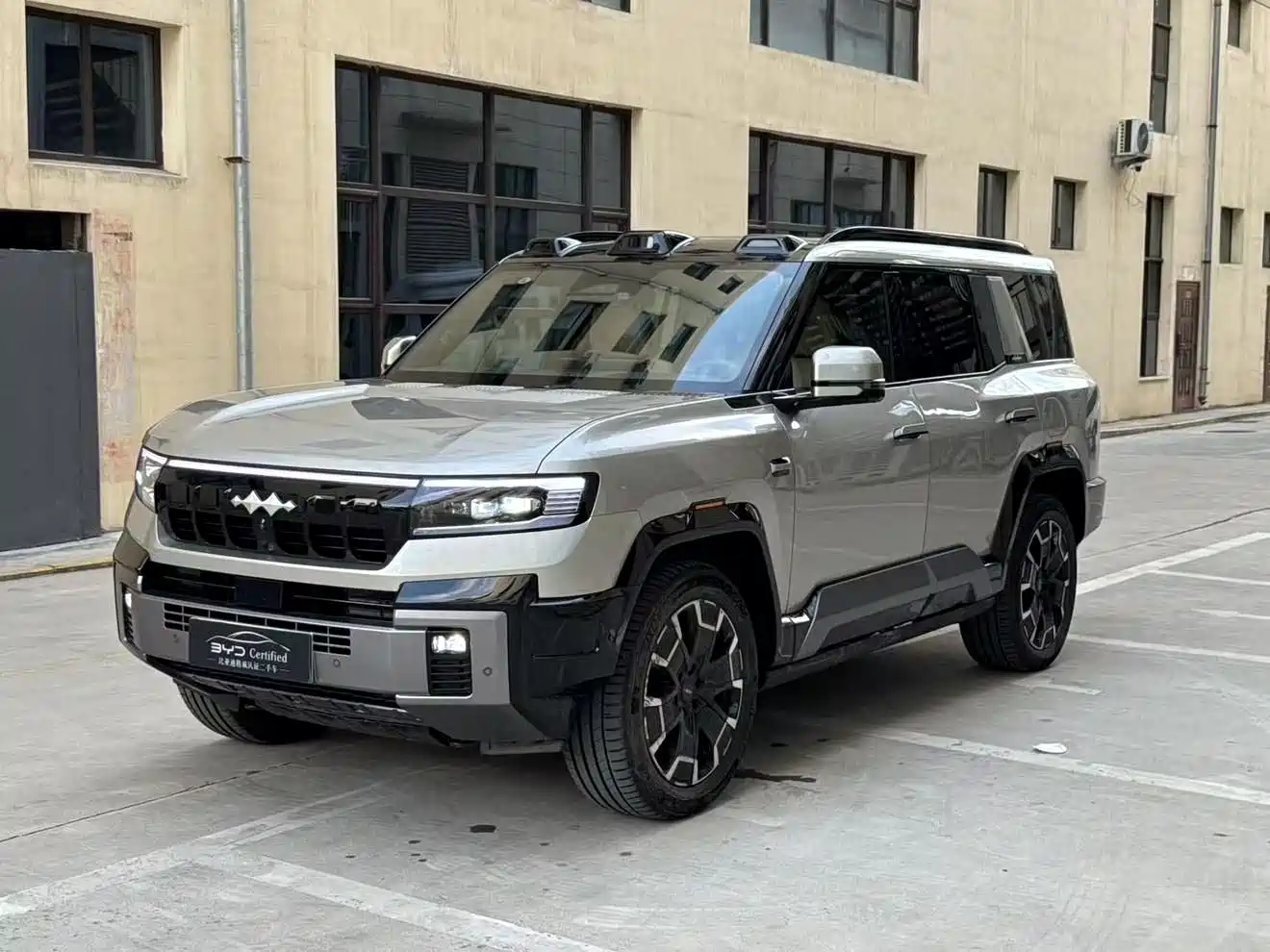 Fang Cheng Bao Leopard 8 2025 Zhiyong Flagship 7-Seater