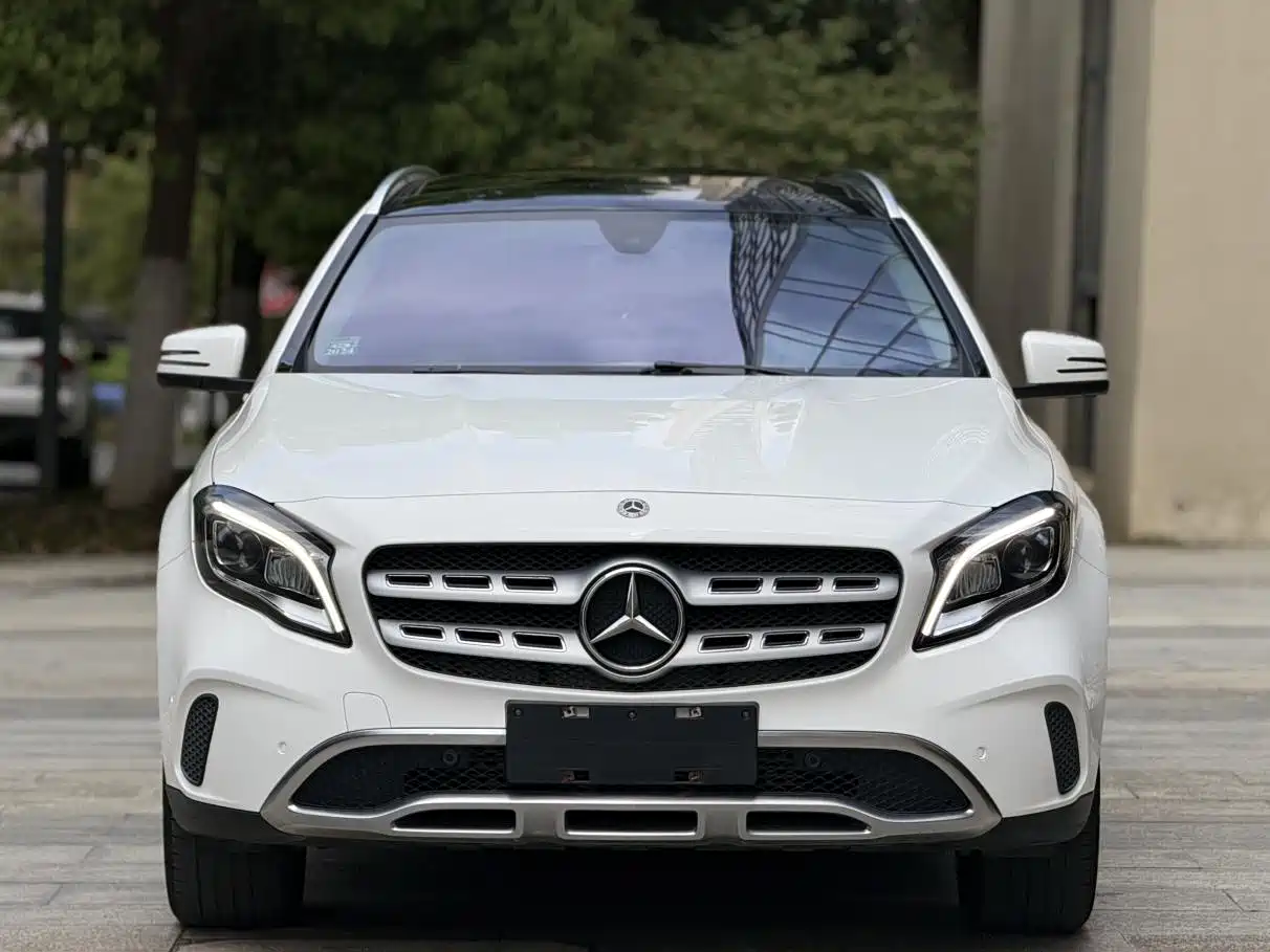 Mercedes-Benz GLA 2016 GLA 200 Fashion фото 2