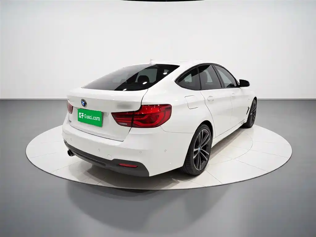 BMW 3 Series GT 2018 330i xDrive M Sport фото 4