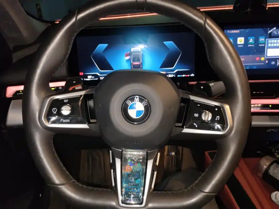 BMW 5 Series 2025 530Li Leading M Sport Package фото 15