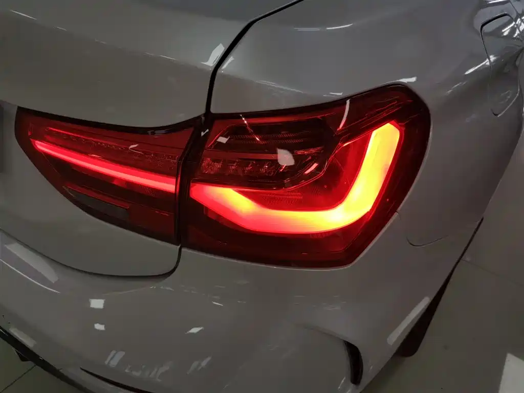 BMW 1 Series 2021 Facelift 120i M Sport Shadow Edition фото 8