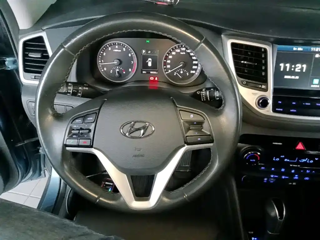 Hyundai Tucson 2015 1.6T Dual Clutch 2WD Smart фото 11