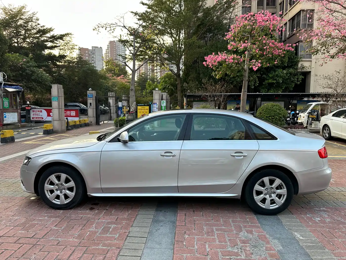 Audi A4L 2012 2.0 TFSI Auto Comfort фото 6