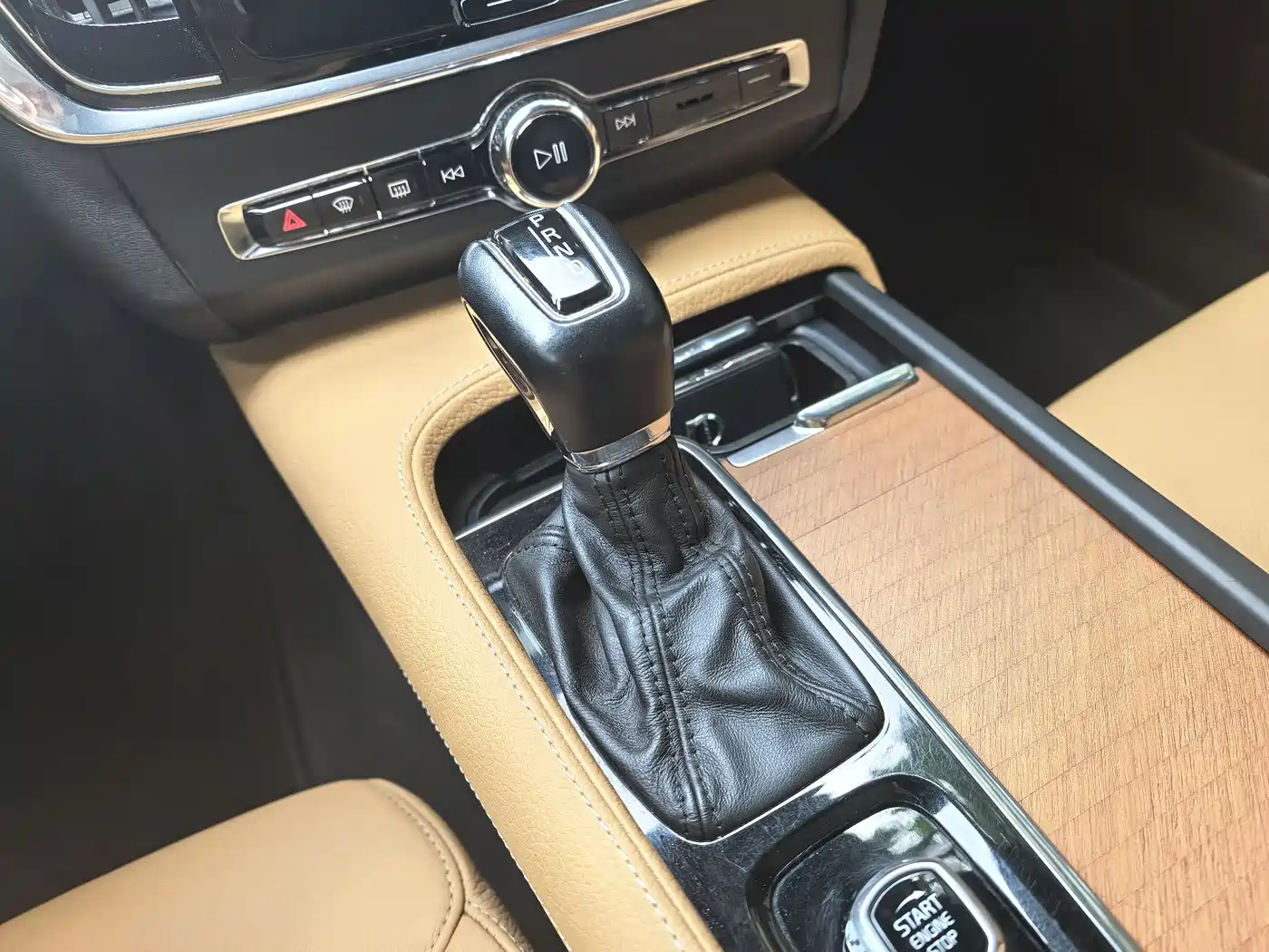 Фото 8 - Volvo S90