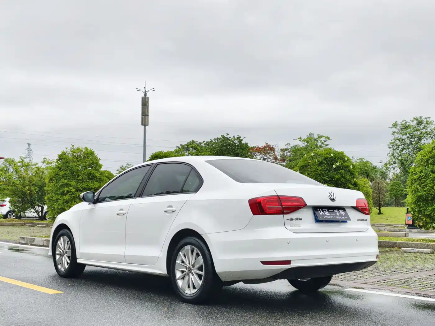 Volkswagen Sagitar 2018 1.6L Automatic Fashion фото 6