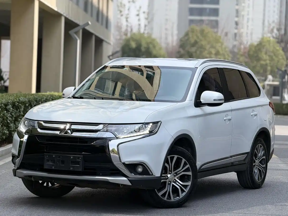 Mitsubishi Outlander 2018 2.0L 2WD Glory Edition 5-seater