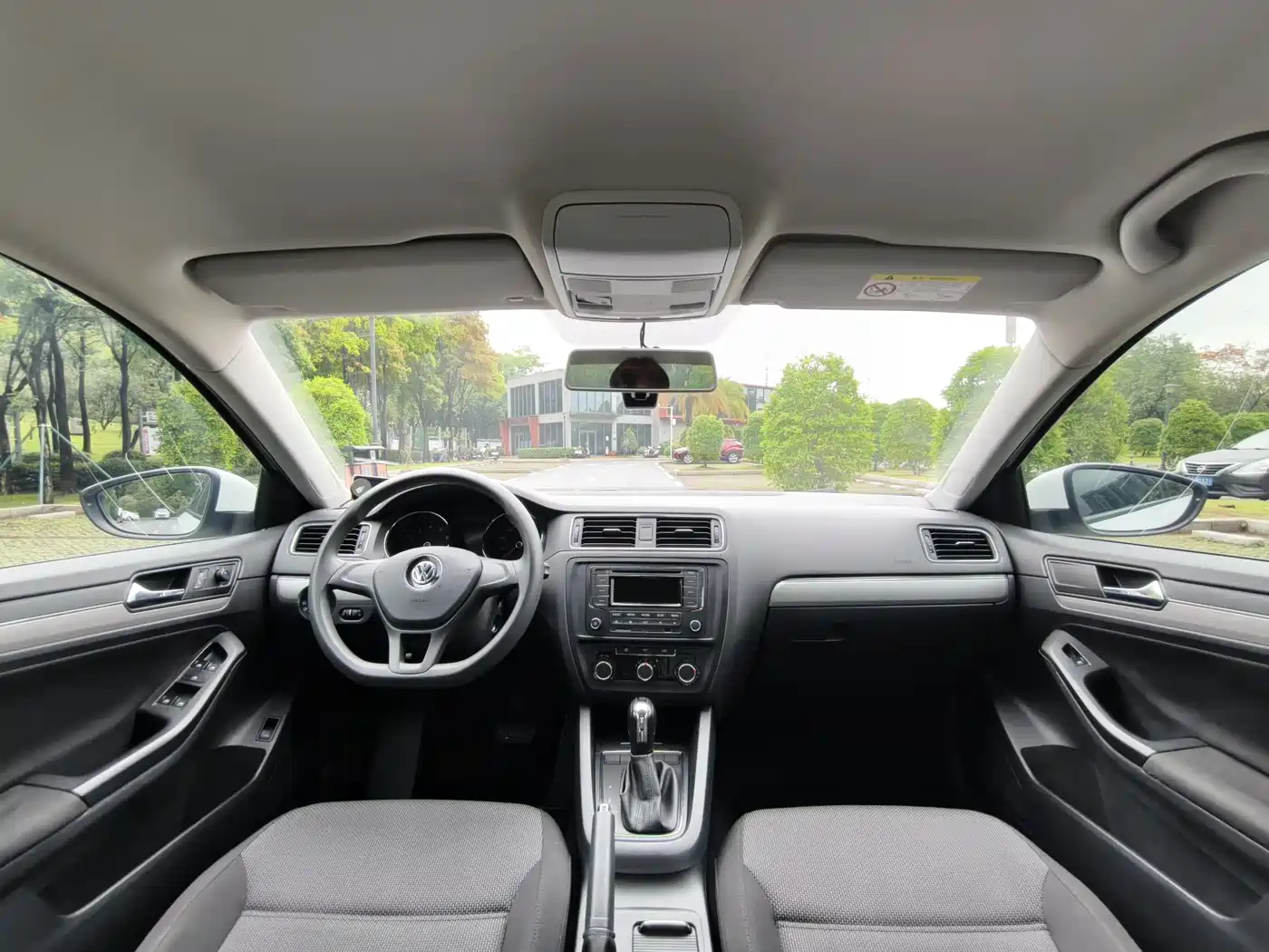 Volkswagen Sagitar 2018 1.6L Automatic Fashion фото 21