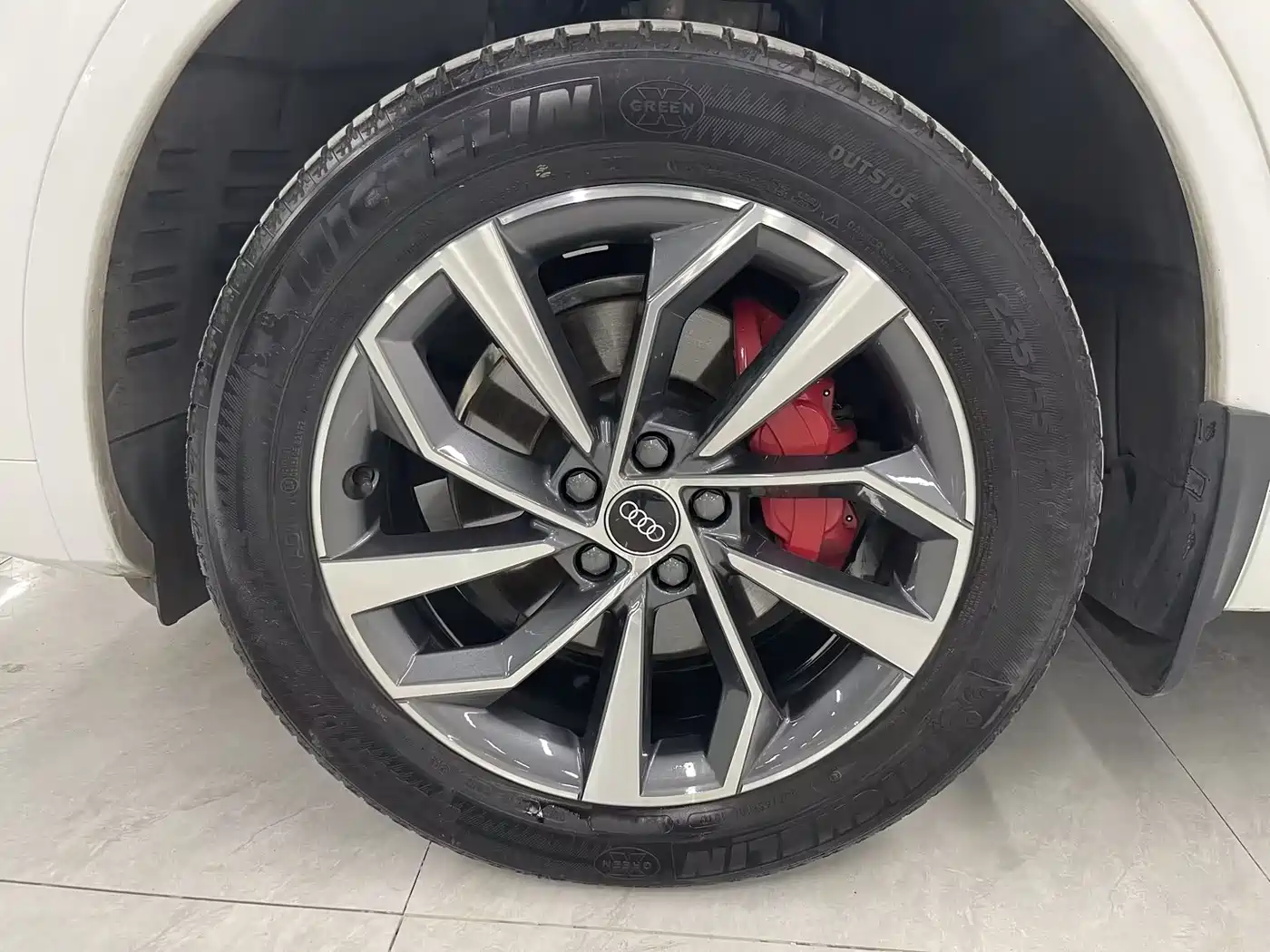 Audi Q5L 2024 Model 40 TFSI Luxury Dynamic фото 16