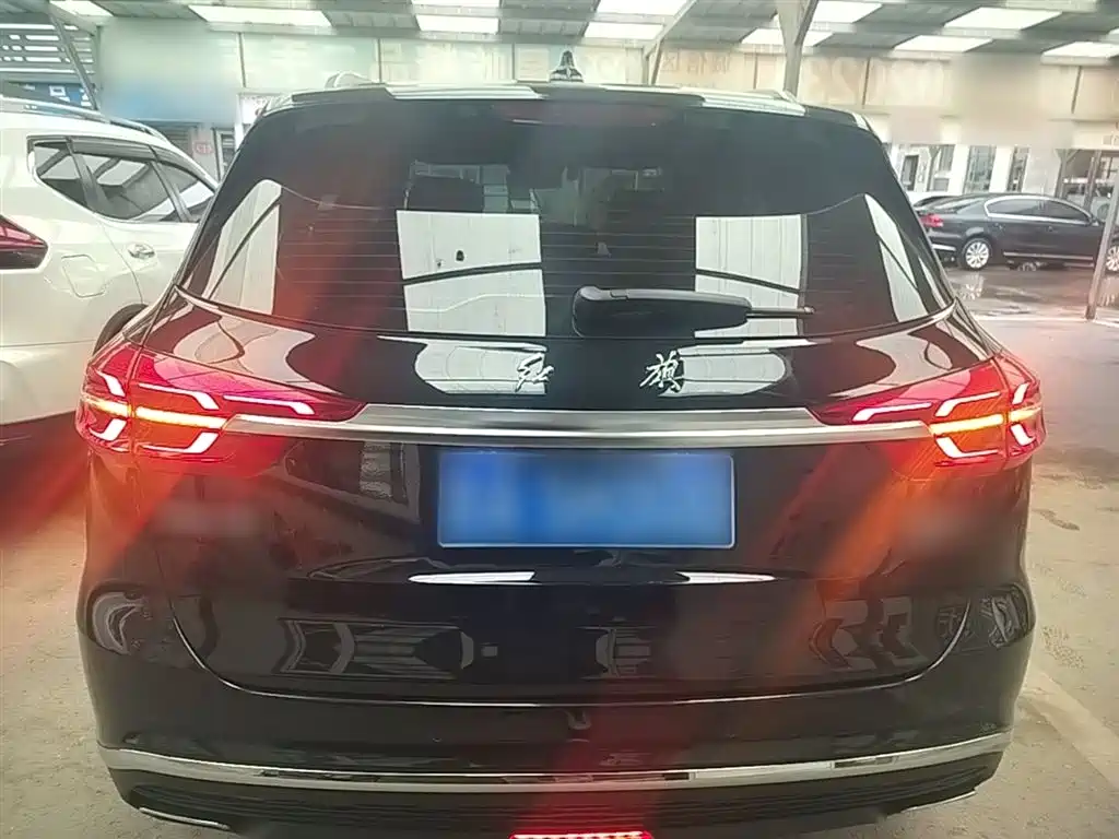 Hongqi HS5 2022 Facelift 2.0T Smart Flag Enjoyment Edition фото 6