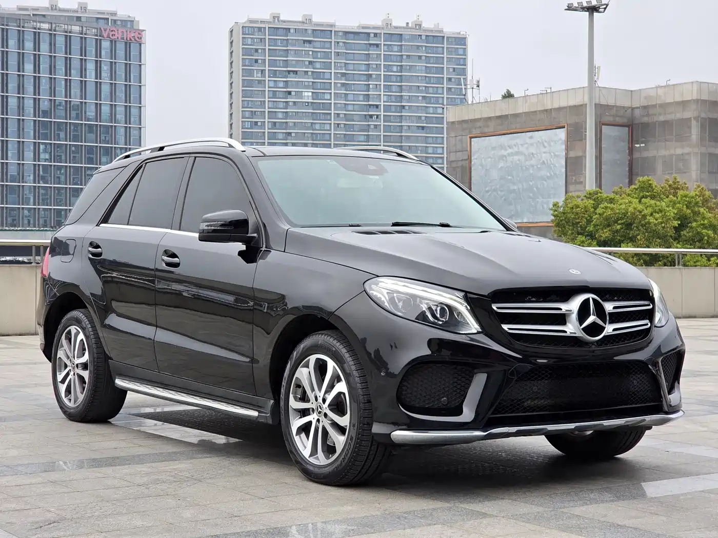 Mercedes-Benz GLE 2017 GLE 320 4MATIC Luxury фото 3