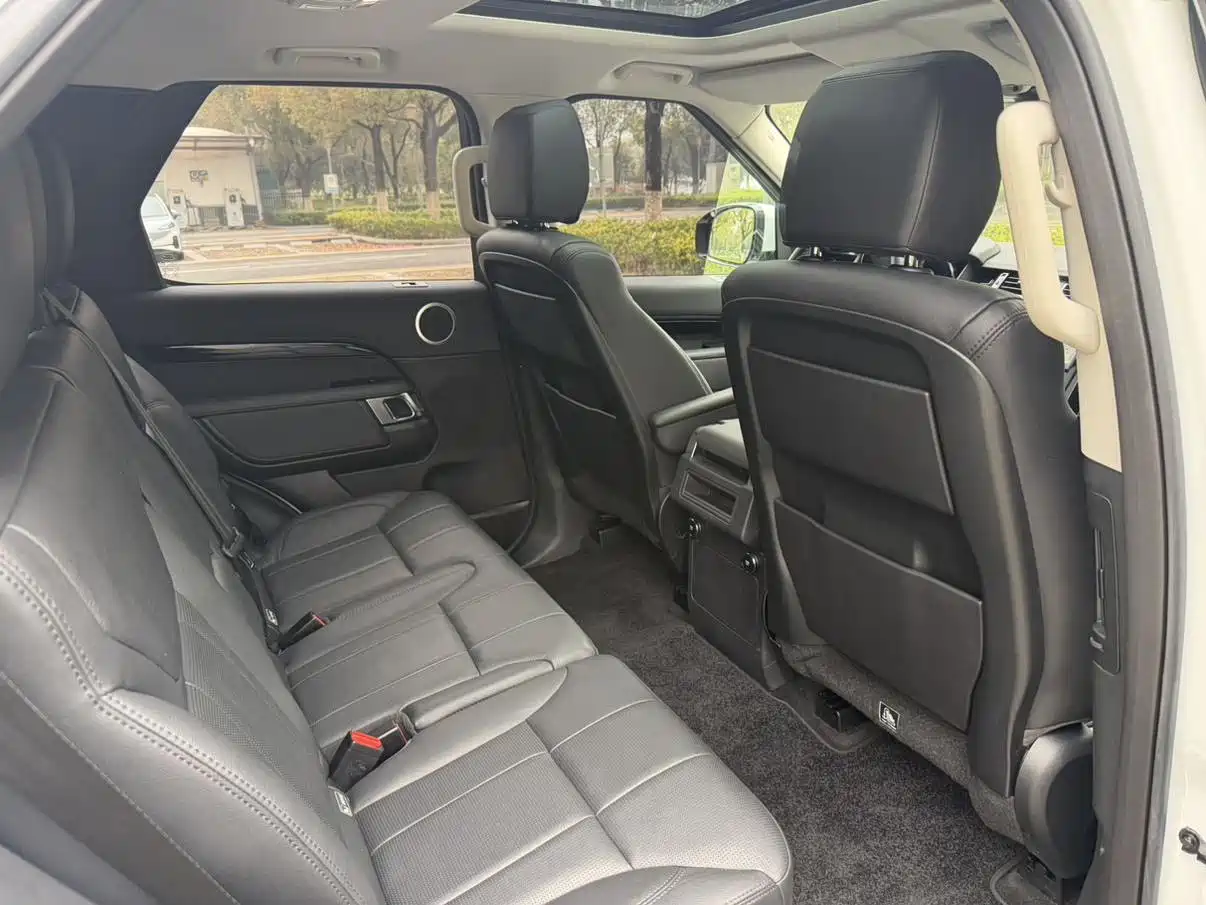 Land Rover Discovery 2018 3.0 SC V6 SE фото 13