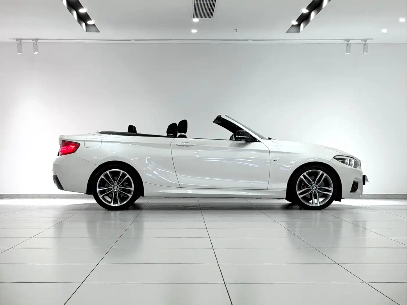 BMW 2 Series (Import) 2018 225i Convertible Coupe M Sport фото 4