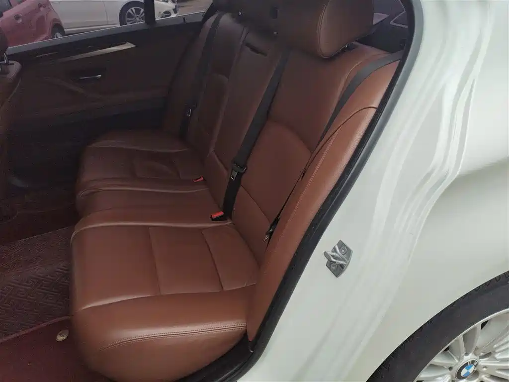 BMW 5 Series 2014 525Li Leading фото 17