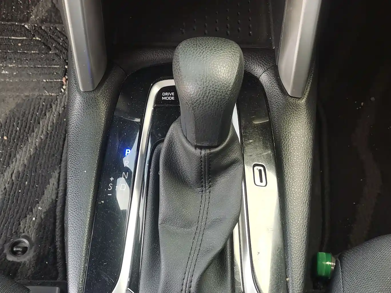 Toyota Corolla Cross 2023 Hybrid 2.0L Pioneer Edition фото 11
