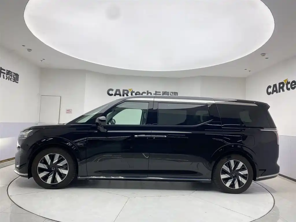 Volvo EM90 2026 2025 Ultra Six-Seater