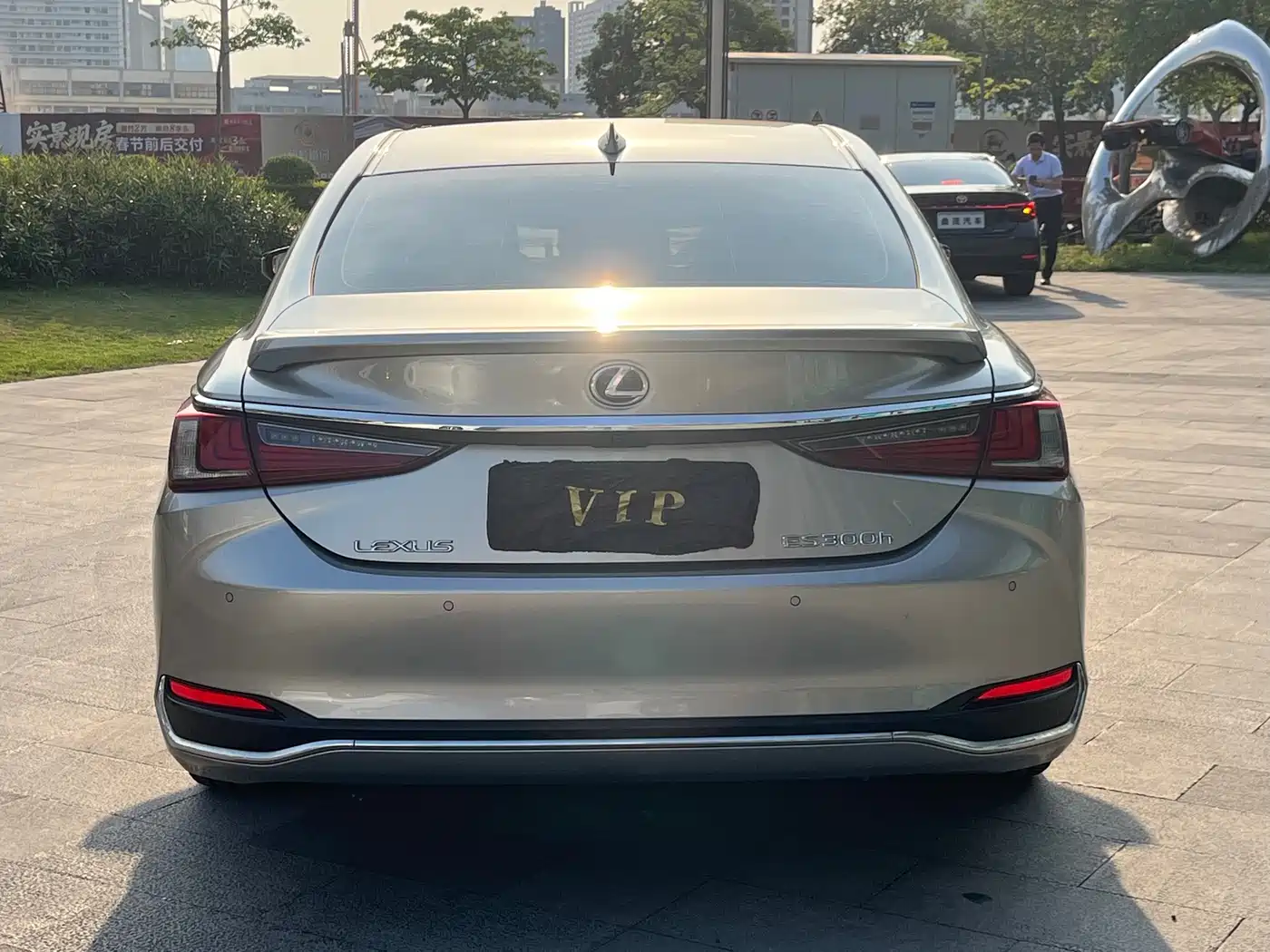 Lexus ES 2022 300h Ultimate Edition фото 6