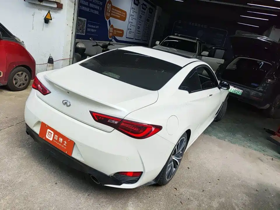 Infiniti Q60 2017 2.0T Luxury Edition фото 2