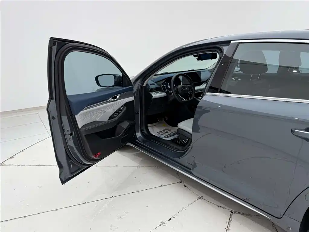 GEELY AUTOMOBILE XINGRUI