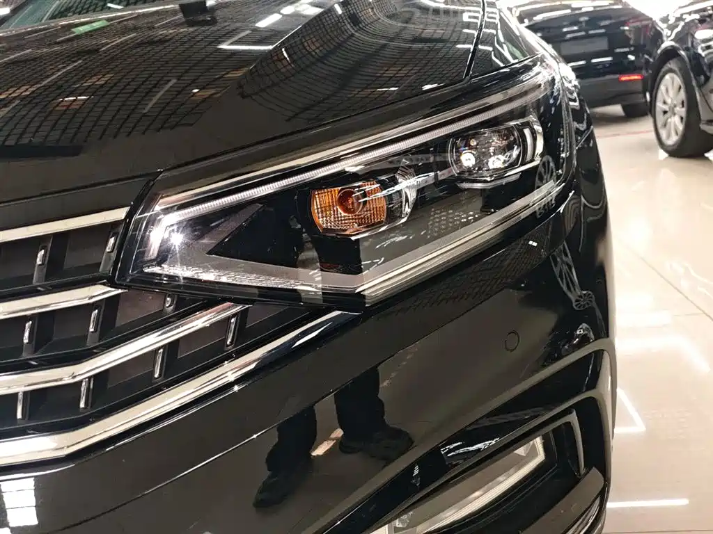 Volkswagen Magotan 2023 Model 2 Million Commemorative Edition 330TSI DSG Luxury фото 24