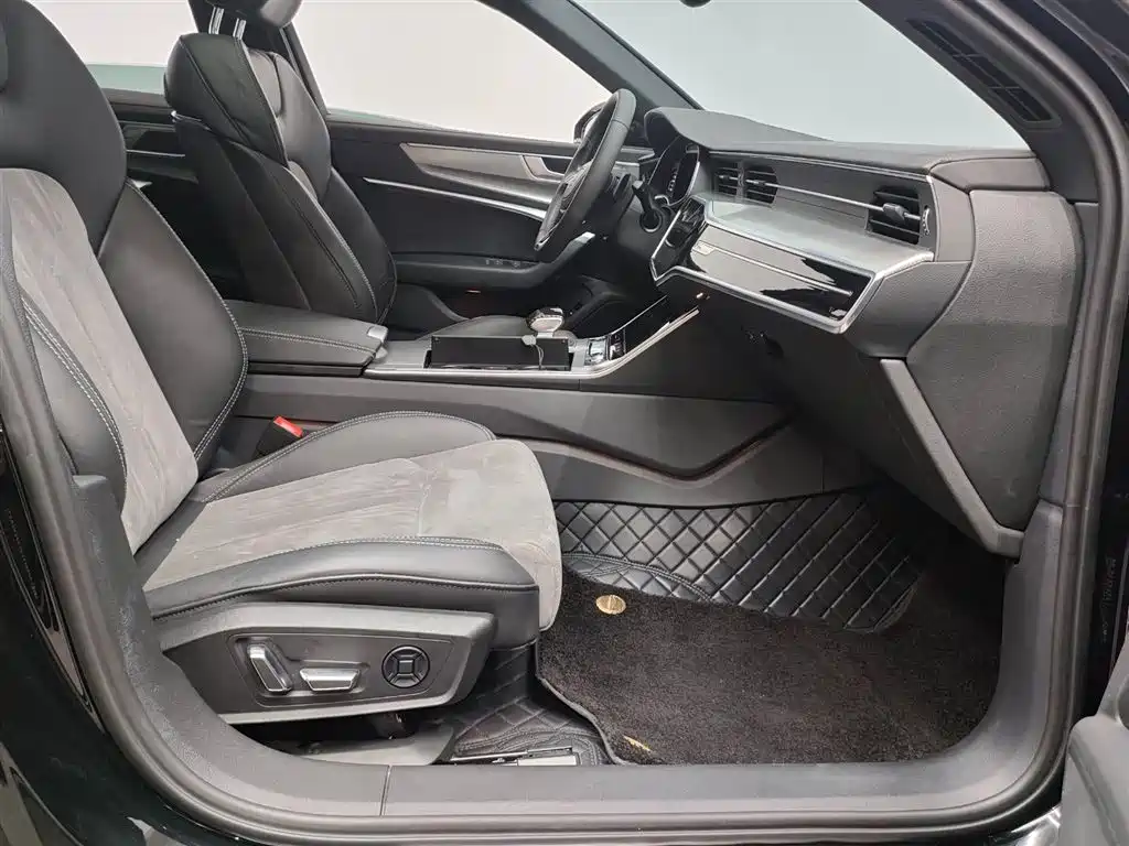 Audi A6L 2023 Facelift 45 TFSI Premium Dynamic фото 11