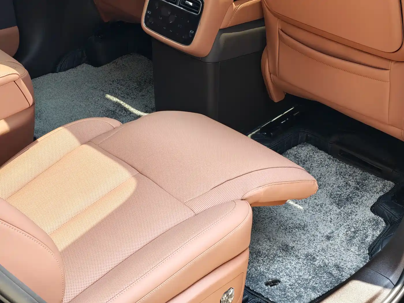 Denza N8L 2026 Model Prestige Edition фото 26