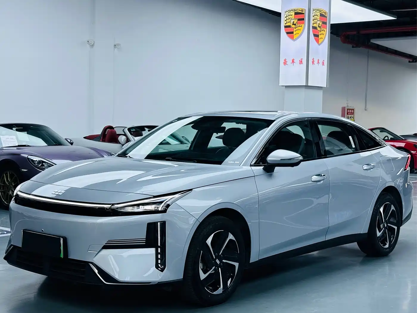 Geely Galaxy Galaxy L6 2025 EM-i 140km Starship Edition