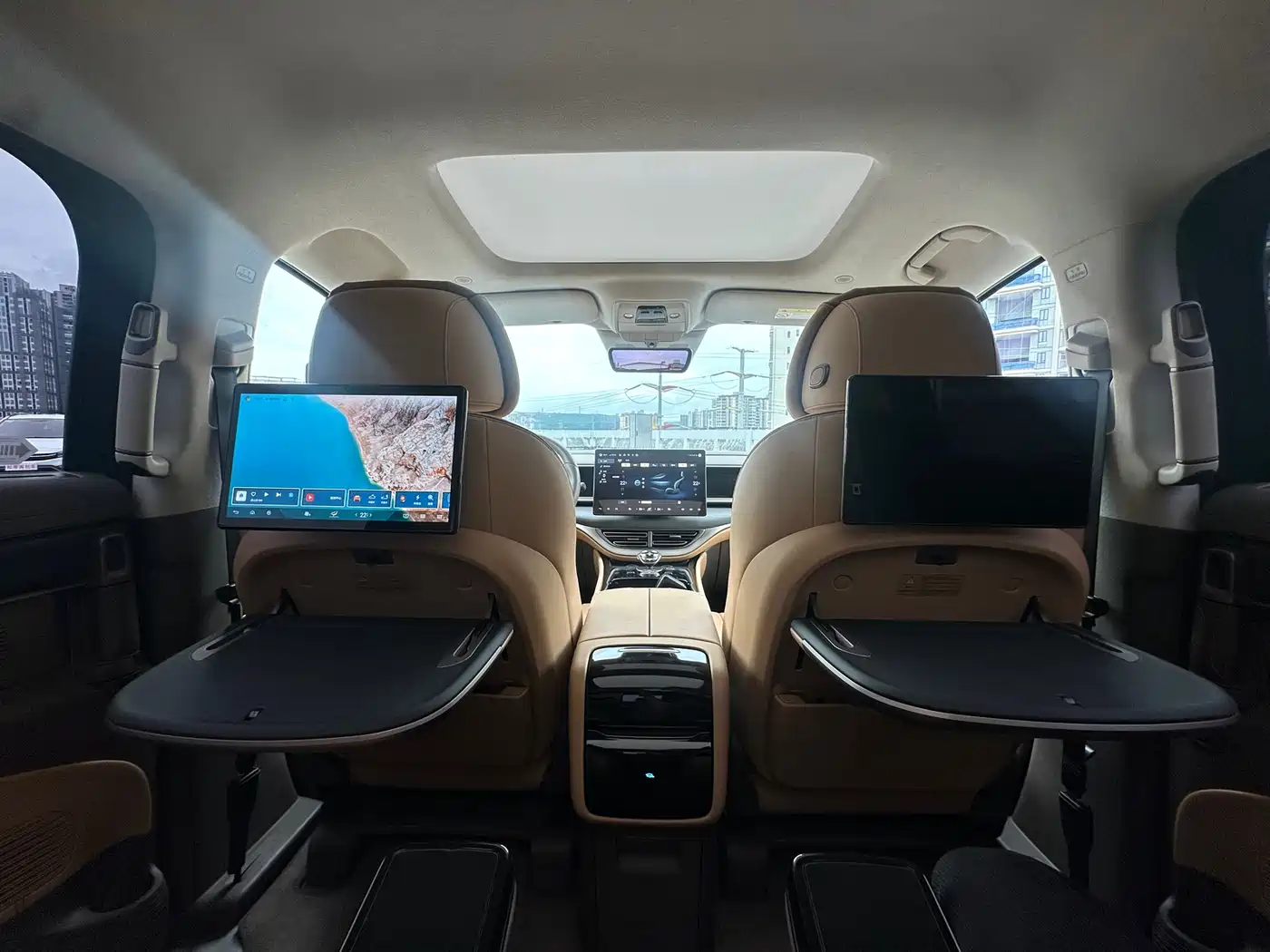 Denza D9 2022 DM-i 970 AWD Flagship фото 17
