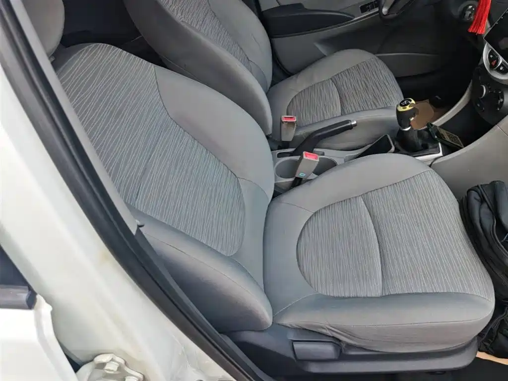 Hyundai Verna 2014 1.4L Manual Smart GLS фото 25