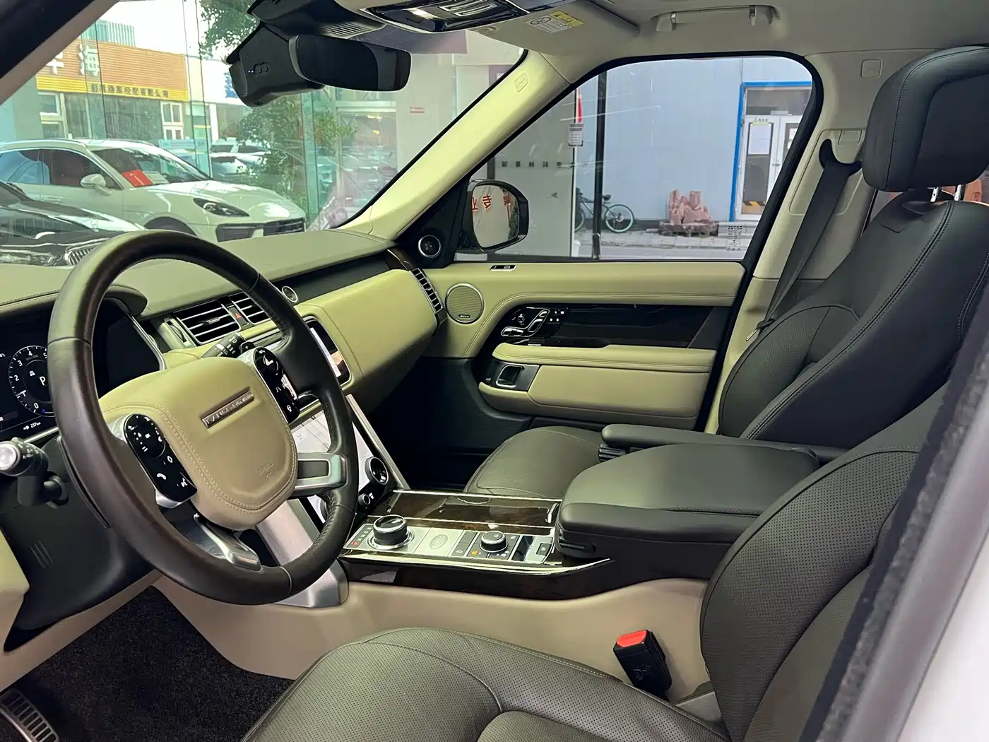 Фото 16 - Land Rover Range Rover
